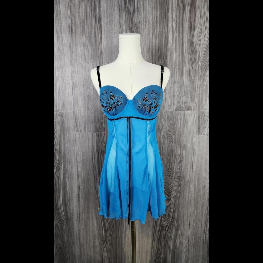 Linea Donatella Elegant Blue Lingerie Chemise with Floral Embroidery Sz M